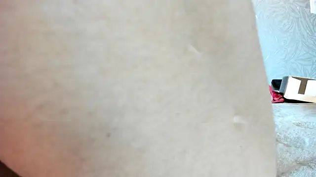 KOURTNEY--'s cam snapshot