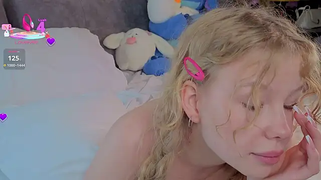 emilyshepar_d's cam snapshot