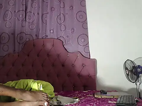 DannaTs1 live sex cam