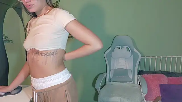 Emerald_Sparkles_'s cam snapshot