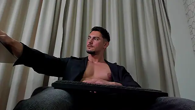 ClintMasters's Stripchat show and profile