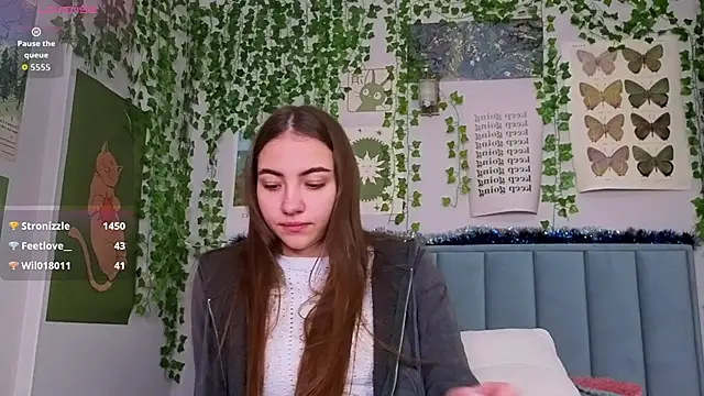 Fit_Brunette_'s cam snapshot