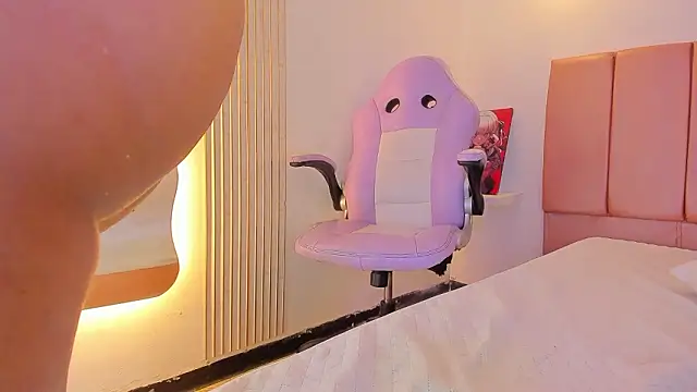 emily__walker's cam snapshot