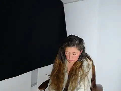 MilfCute_sex's cam snapshot