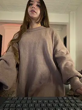 aly_golden_ live sex cam