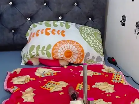 BabyChloe_'s cam snapshot