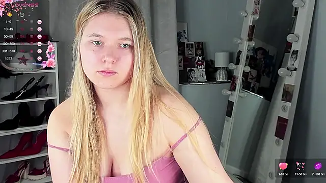 Rebecca_Kelly's cam snapshot