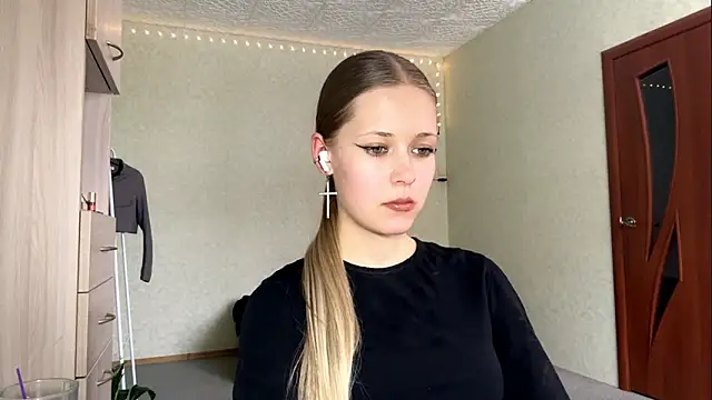 ZaidaSchwarten's cam snapshot