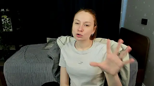 Lola_Raivis_'s cam snapshot