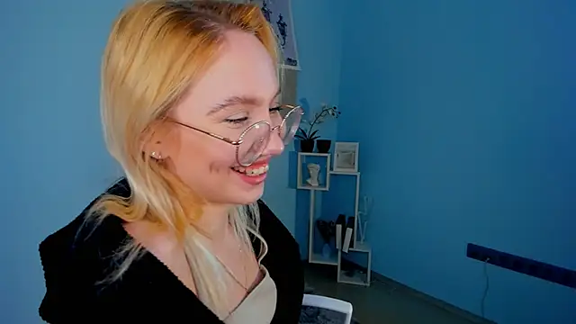 MaidaMedders's cam snapshot