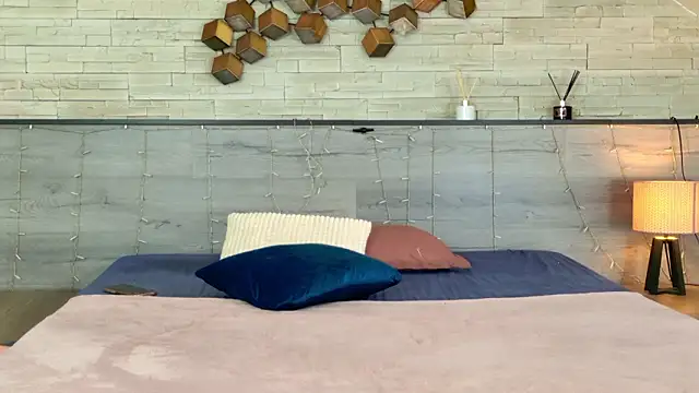 hornyb33_'s cam snapshot