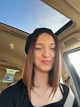 DollyTall's cam snapshot