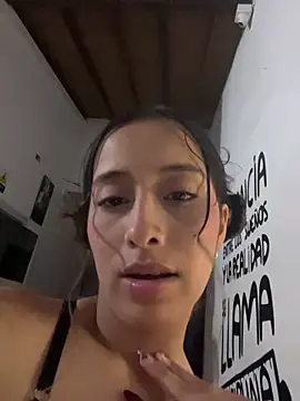 little-Emma's cam snapshot