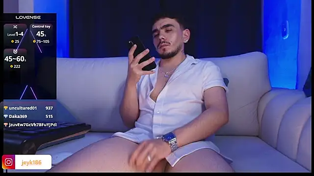 Guccy_Boy_Club live sex cam