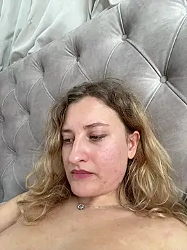 MileySummer live sex cam