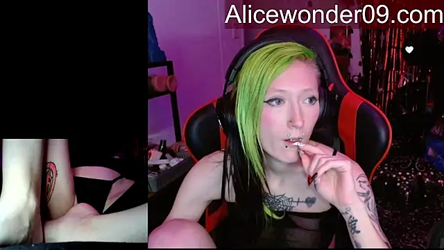 alicewonder09's cam snapshot