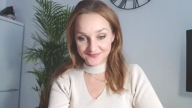 AliciaDesire live sex cam