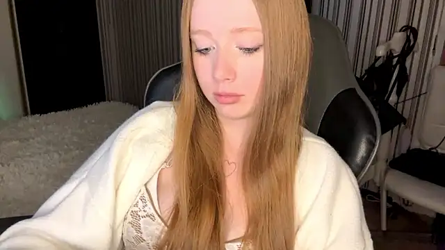 EmilyBubble's cam snapshot