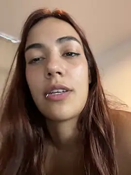 littlethyy live sex cam