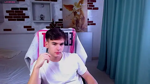 BradyFlint live sex cam