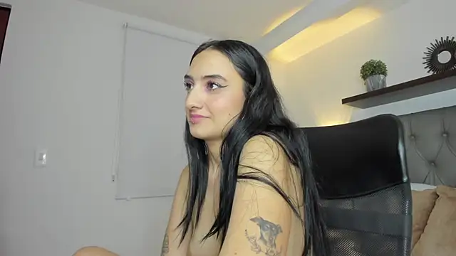 emma_hiltonn_ live sex cam