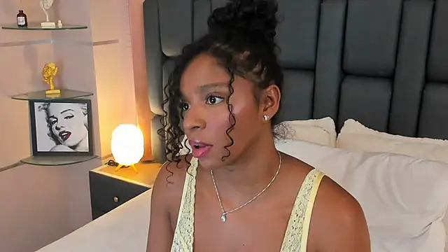 LisaMendez's cam snapshot