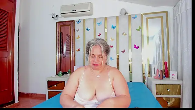 AnyelaGitanaMature live sex cam