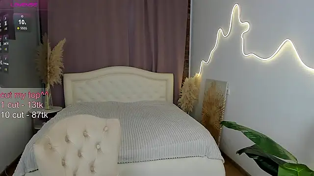 anora_baby's cam snapshot