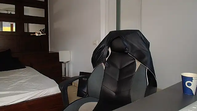 ElijahThorne's cam snapshot