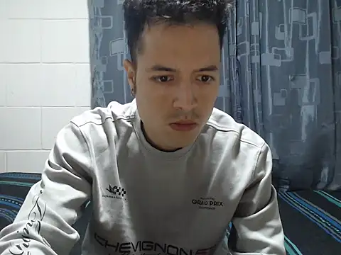 dimitriquiet05 live sex cam