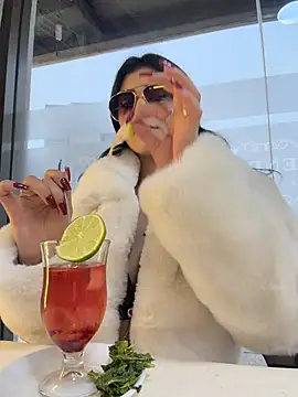 fiorella_paris's cam snapshot