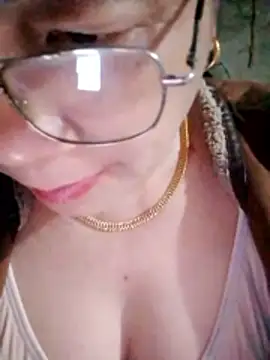 small-house123's cam snapshot