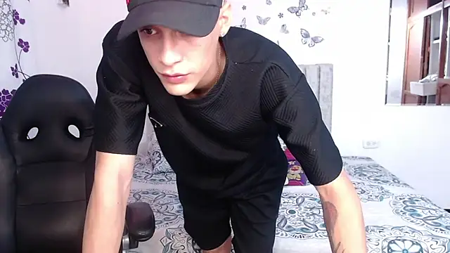 Ethanho0t's cam snapshot