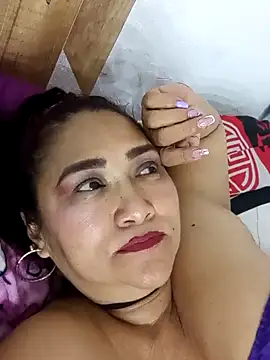 linda_luna29's cam snapshot