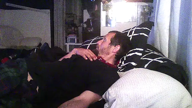 luke_thighwalker2469's cam snapshot