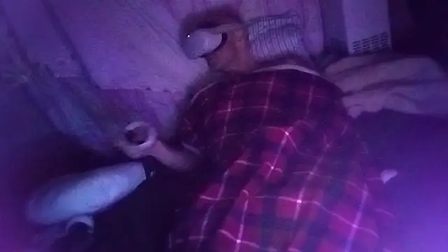 BulbasaurIsmettv's cam snapshot