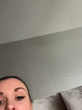 Bella-Tight live sex cam