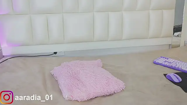 Anais_aradia live sex cam