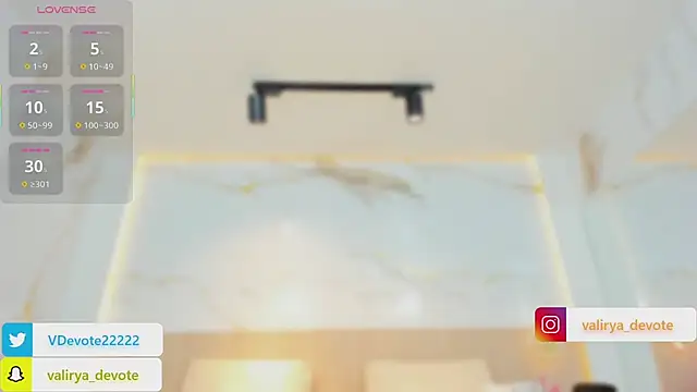 valirya_devote live sex cam
