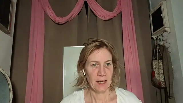 Lola_Belgium live sex cam