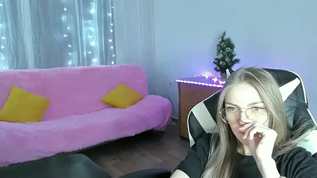 HitGyrl's cam snapshot