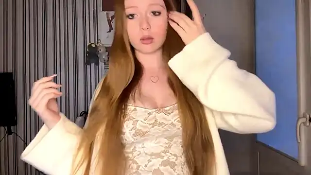 EmilyBubble's cam snapshot