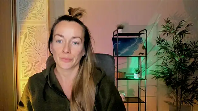 RebeccaMartinez live sex cam