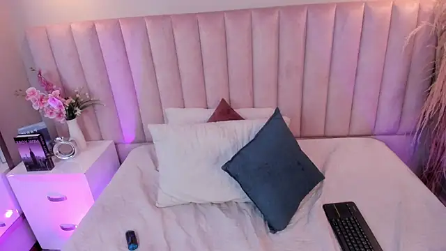 Mia__Walker's cam snapshot