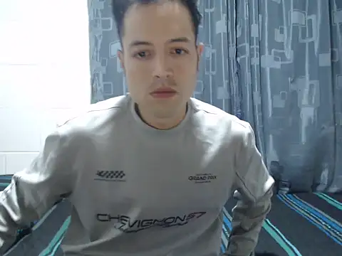 dimitriquiet05 live sex cam