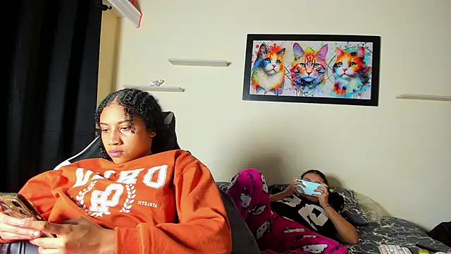 meredit_cris23's cam snapshot