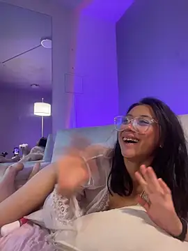 MyCutieBabe's cam snapshot