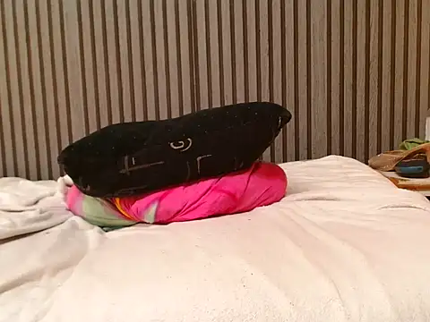 ROYALASS25 live sex cam