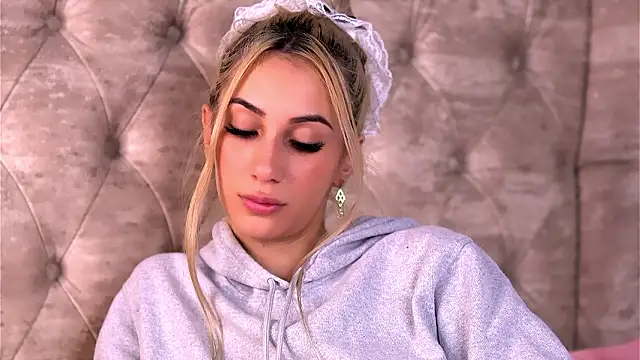 AwaLynch's cam snapshot