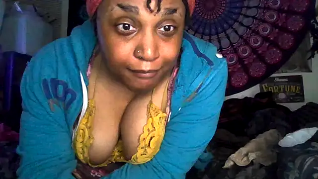 GardeniaFields live sex cam